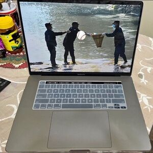 MacBook Pro 9th Gen